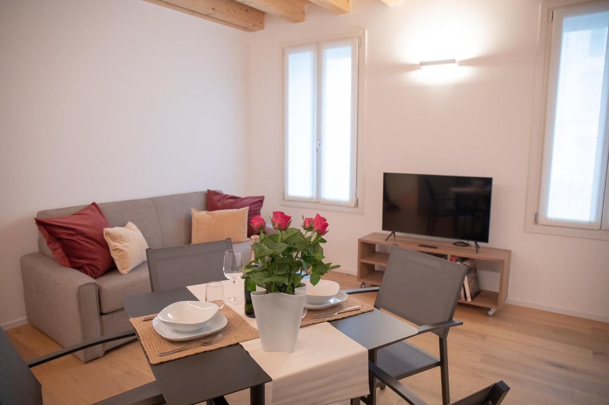 Amendola City View Apartments Suite Romantica Como Exterior foto